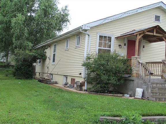 2nd image of 402 Fannie Ave