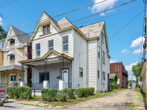 812 Ernie St, Pittsburgh, PA 15220