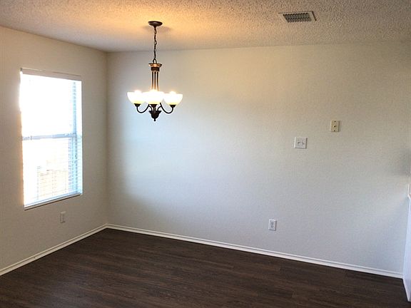 5th image of 1702 Cliffbrook Dr