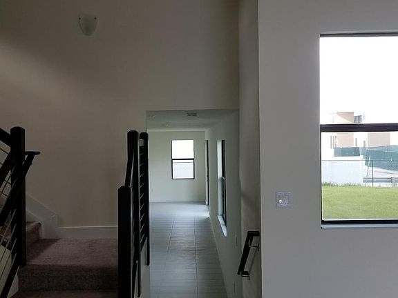 3rd image of 10392 NW 76th Ter #L10392
