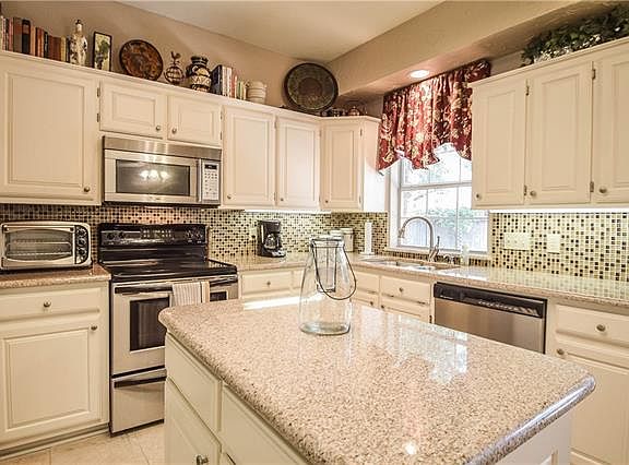 3rd image of 6103 Bontura Ct