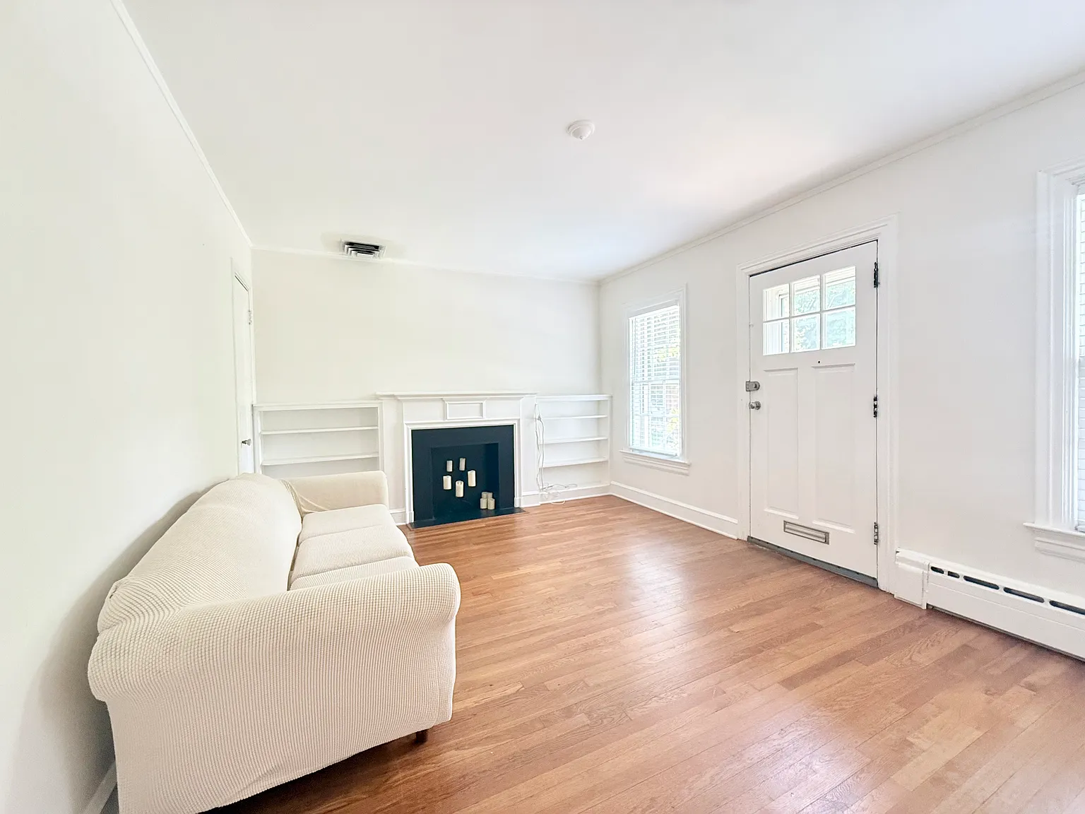 4 bed, 1080 sqft, $4,950 — Photo 4
