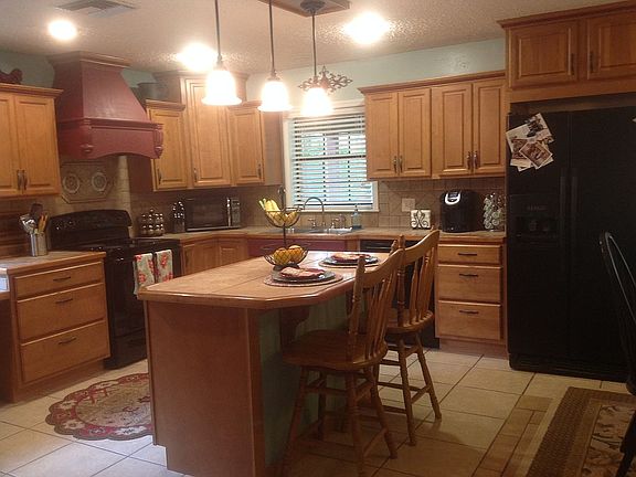 3rd image of 246 Westlake Dr