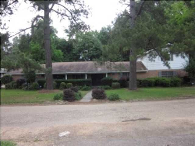 1st image of 3320 Fleetwood Dr