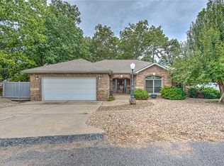 2 Banbury Ln, Bella Vista, AR 72714