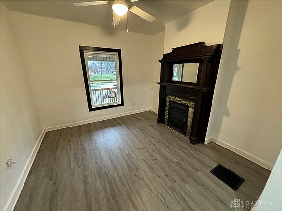 3rd image of 814-816 Lorain Ave