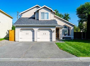 8114 W Clearwater Pl, Kennewick, WA