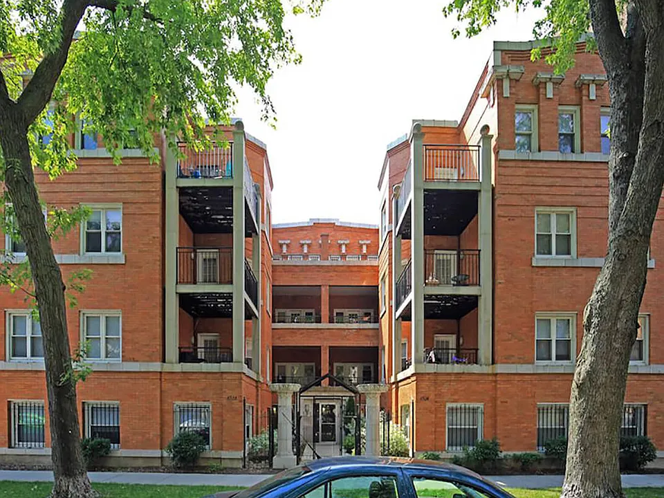 6922-24 N. Greenview Ave.