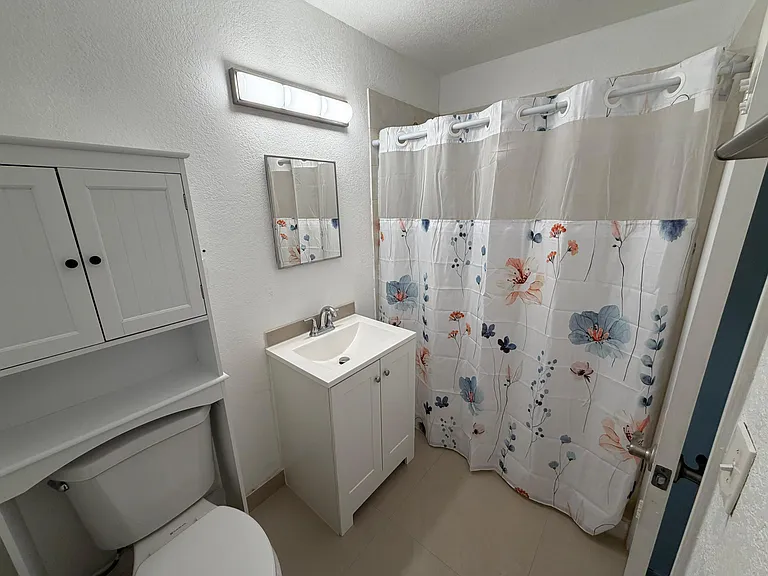 1300 SW 136th Pl — Photo 6