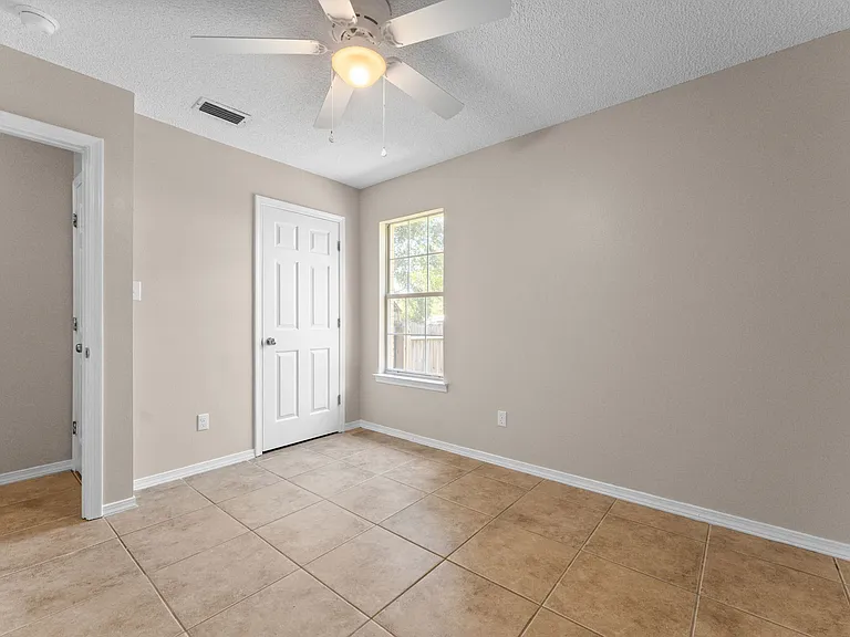 20952 Liberty Ln — Photo 15