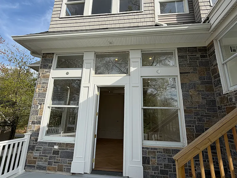 Sherwood Ave — Photo 48