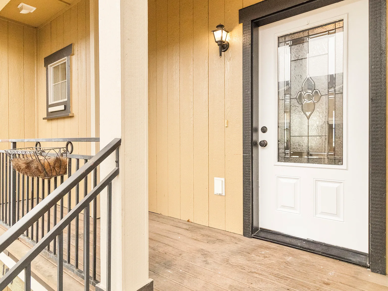 Gravelly Lake Brownstones — Photo 4