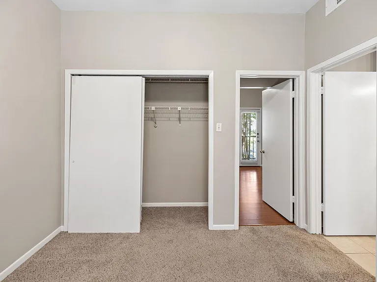 712 Graham Pl #203 — Photo 22