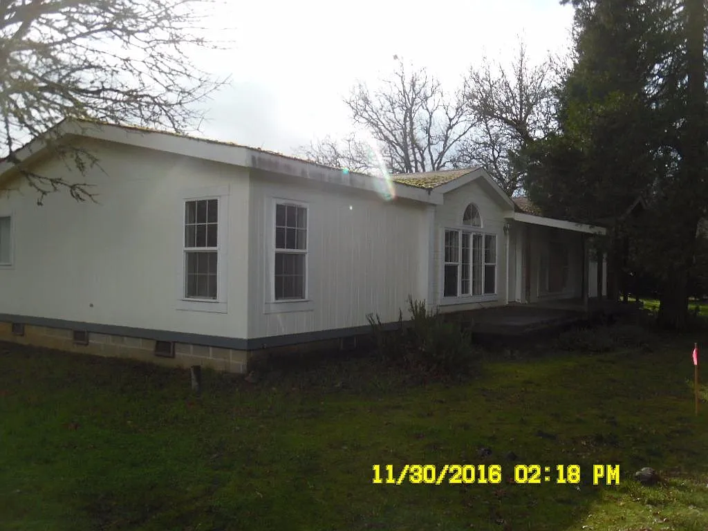 18240 Redwood Hwy photo 1