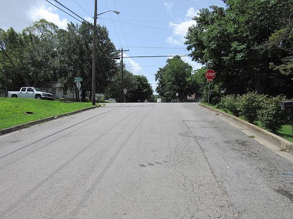 4th image of 726 Central Ave