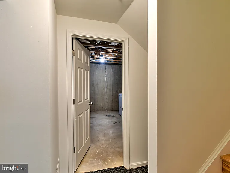 1319 Belmont St NW — Photo 18