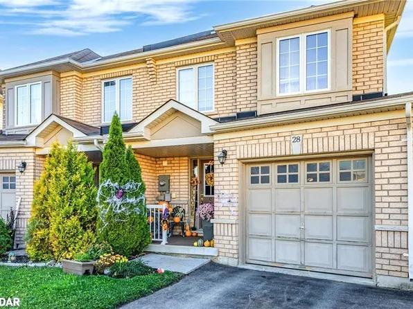 28 Lancaster Ct, Barrie, ON L4M 0G1