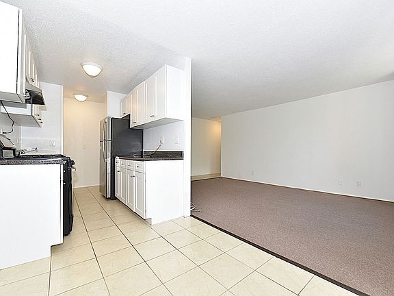 5th image of 4750 59th St APT 6A
