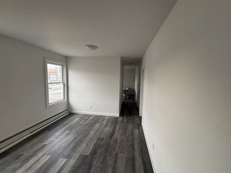 188 N Hamilton St — Photo 2