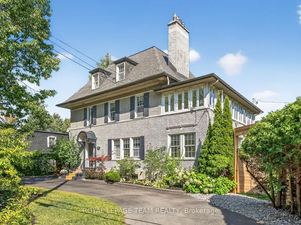301 Buena Vista Rd, Ottawa, ON K1M 0W1