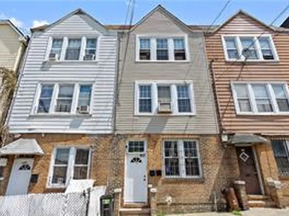 637 E 241st St #Penthouse, Bronx, NY 10470
