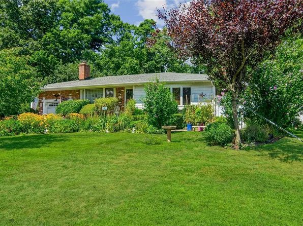 9 Evon Lane, Saint James, NY 11780