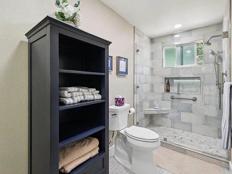 1767 Woodbine Pl — Photo 25
