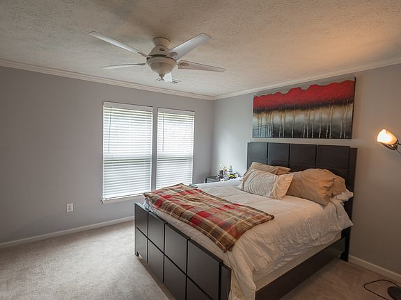 4th image of 8757 Thornbrook Dr