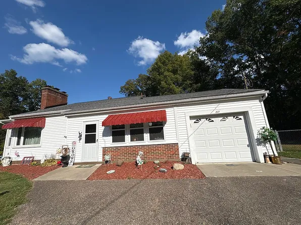 801 NE River Rd, Lake Milton, OH 44429