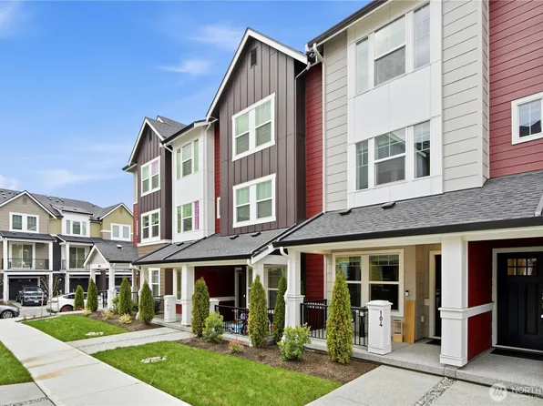 19244 NE 69th Circle #104, Redmond, WA 98052