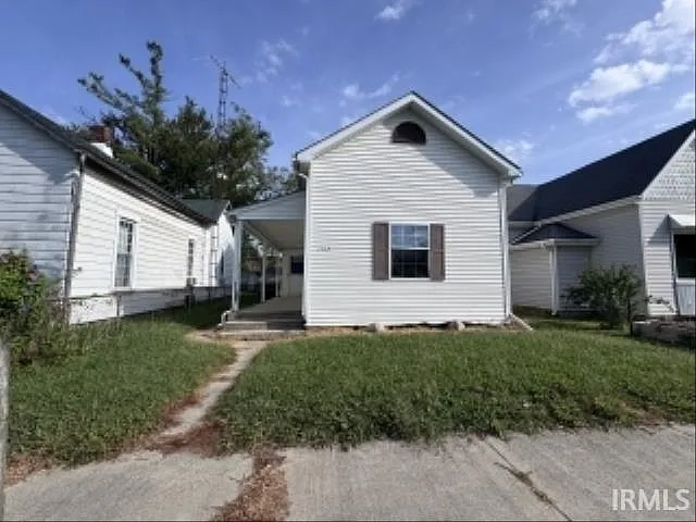 2 bed, 1.0 bath, 970 sqft, $900 — Photo 1