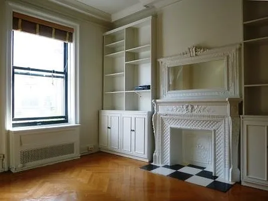 Rented by Siderow Residential Group | media 18