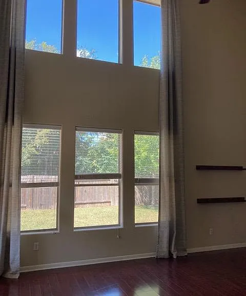 2520 Saint James Pl — Photo 13