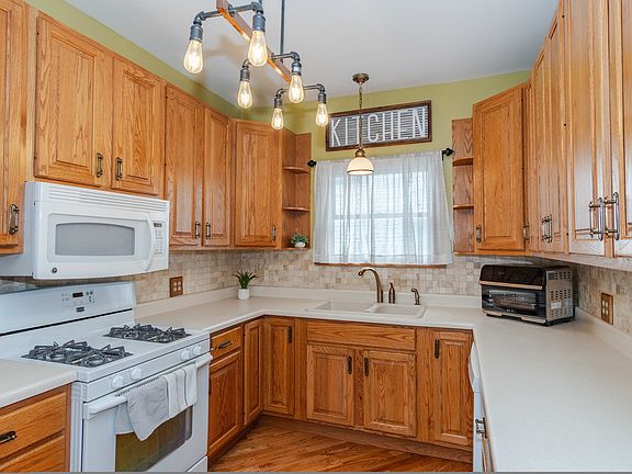 5th image of 5623 W Giddings St