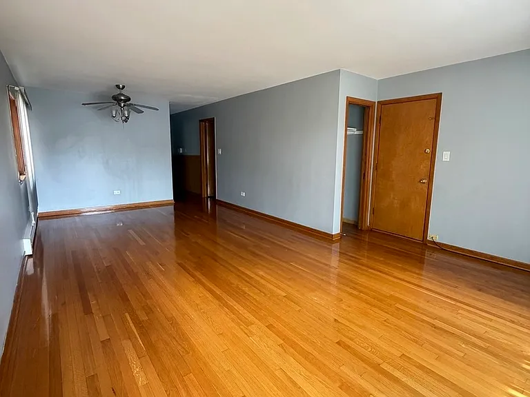 7732 W Addison St #1 — Photo 5