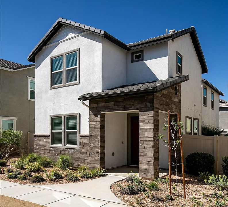 1st image of 240 Natural Bridge Ln