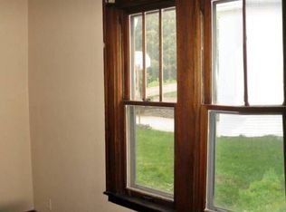 122 N 5th St, Howells, NE 68641