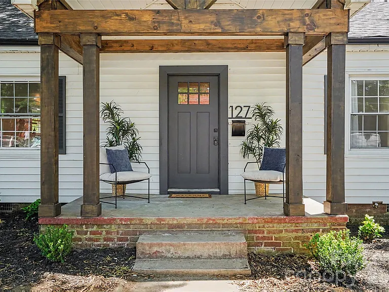 127 Cedar Dr NW — Photo 4