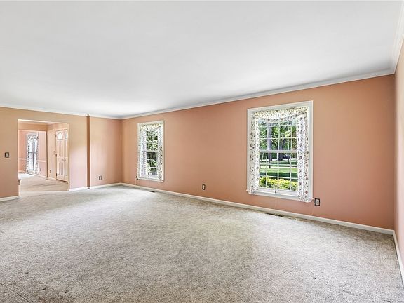 4th image of 757 Enterprise Rd