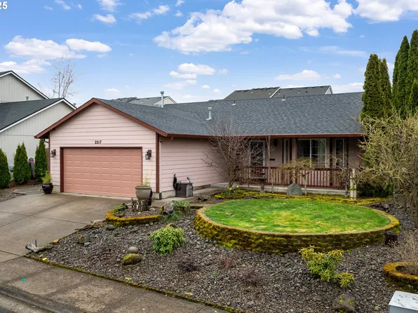 2217 N Irvine St, Cornelius, OR 97113