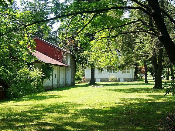 4th image of 25 Orr Ave