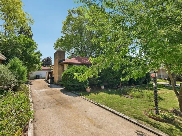 10611 W Silver Spring DRIVE, Milwaukee, WI 53225