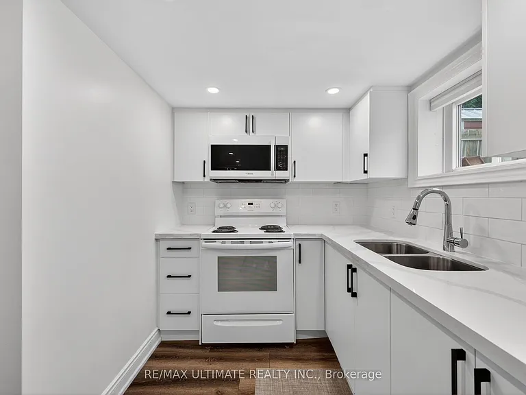 818 Krosno Blvd #BASEMENT — Photo 12