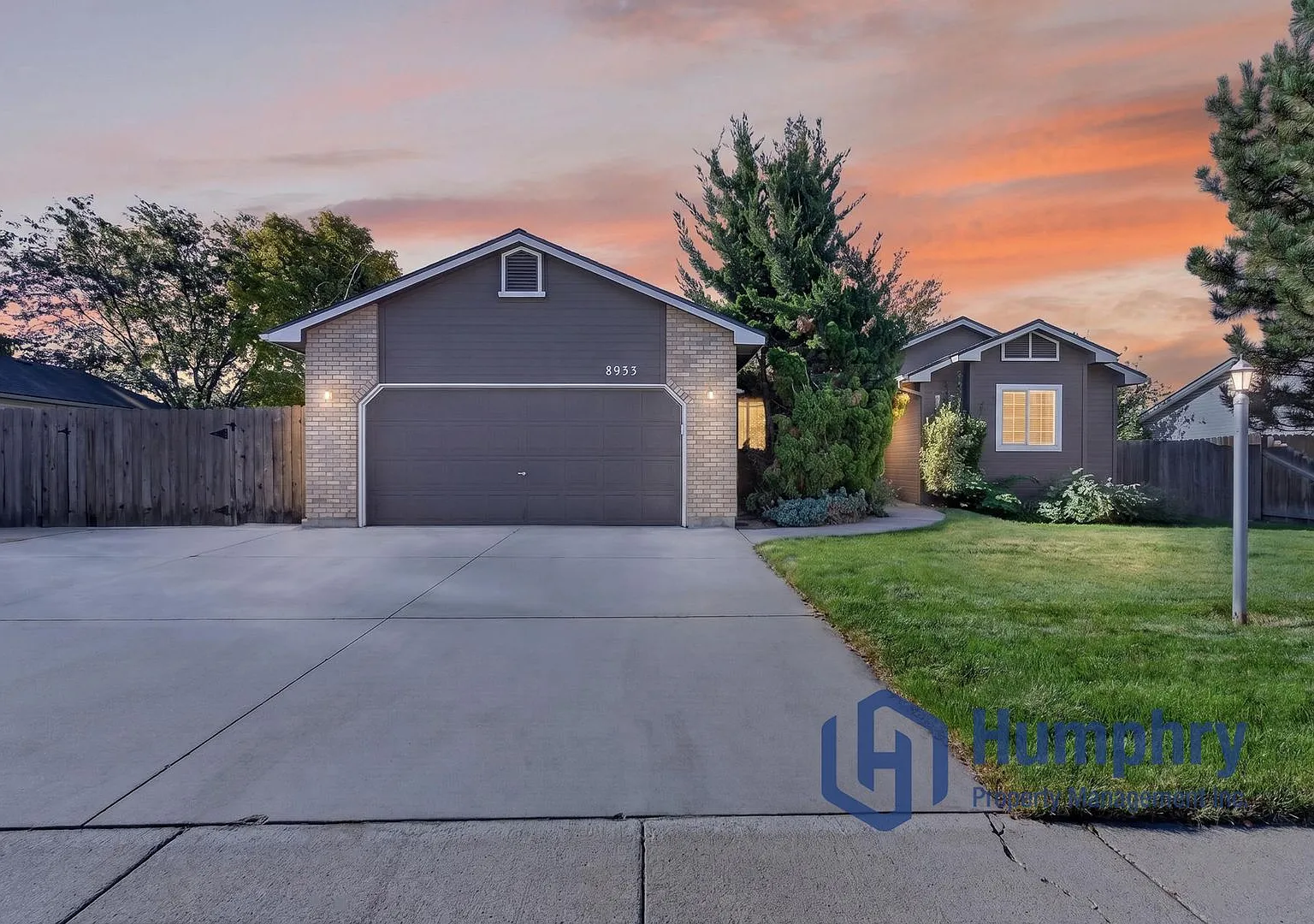 Meridian home with plenty of space, large yard and RV parking — Photo 2
