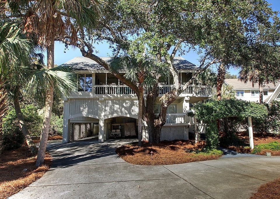 2nd image of 31 Beachwood W
