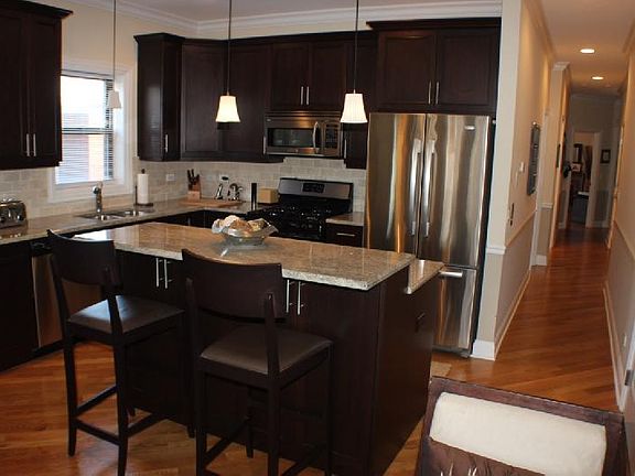 4th image of 3226 N Kenmore Ave #3