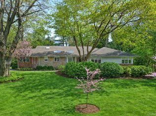 5 South Branch, Roslyn, NY 11576