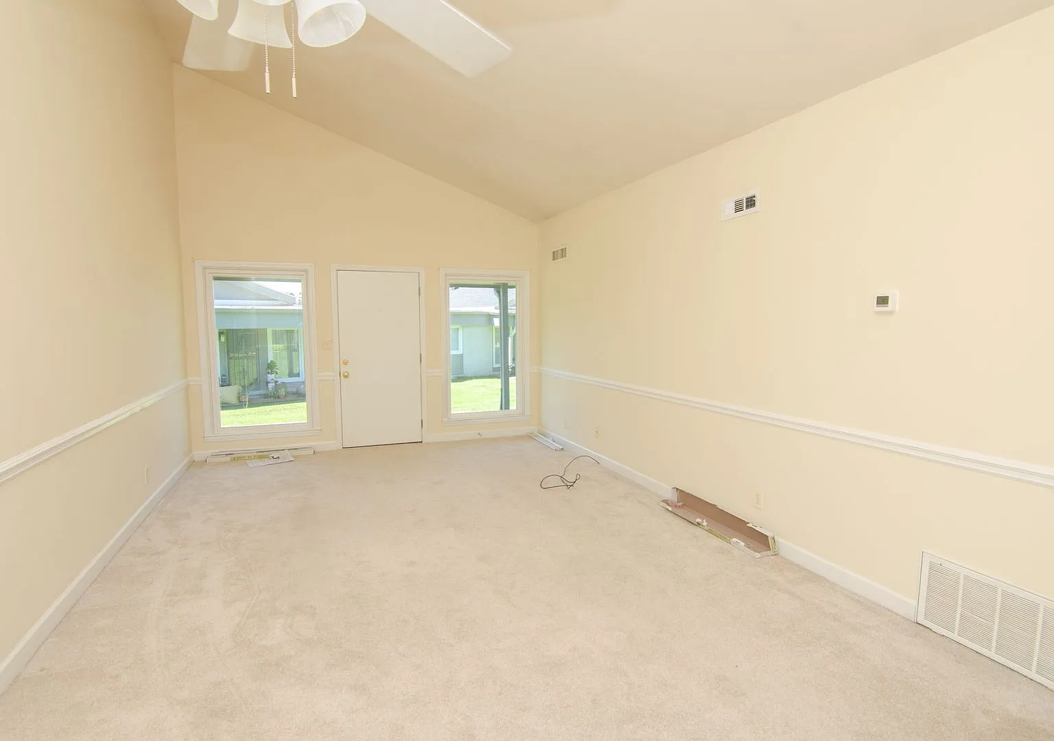Convenient 2 Bed Green Hills Apartment — Photo 4