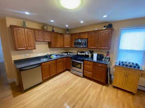 22 Madison Ave #3, Cambridge, MA 02140