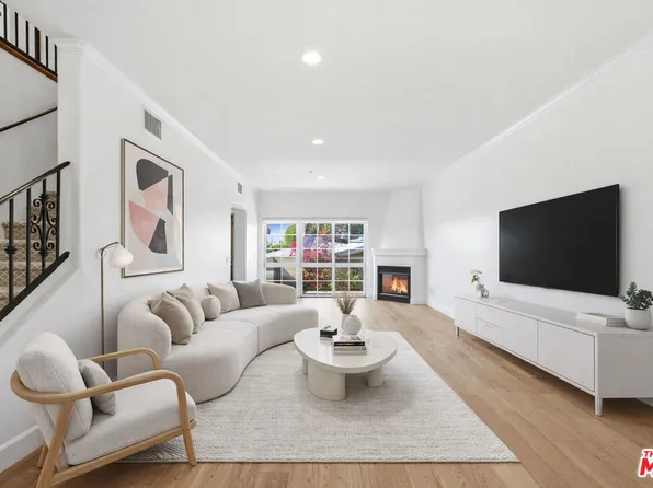 851 N San Vicente Blvd APT 318, West Hollywood, CA 90069